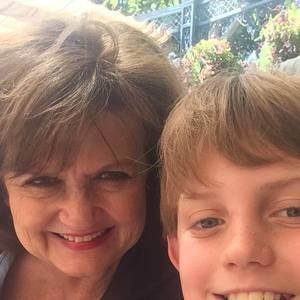 Meet your Posher, Debra